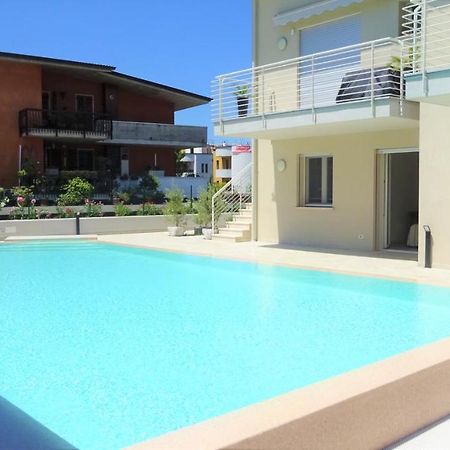 Holiday House Al Porto View Lake 페스키에라델가르다 외부 사진