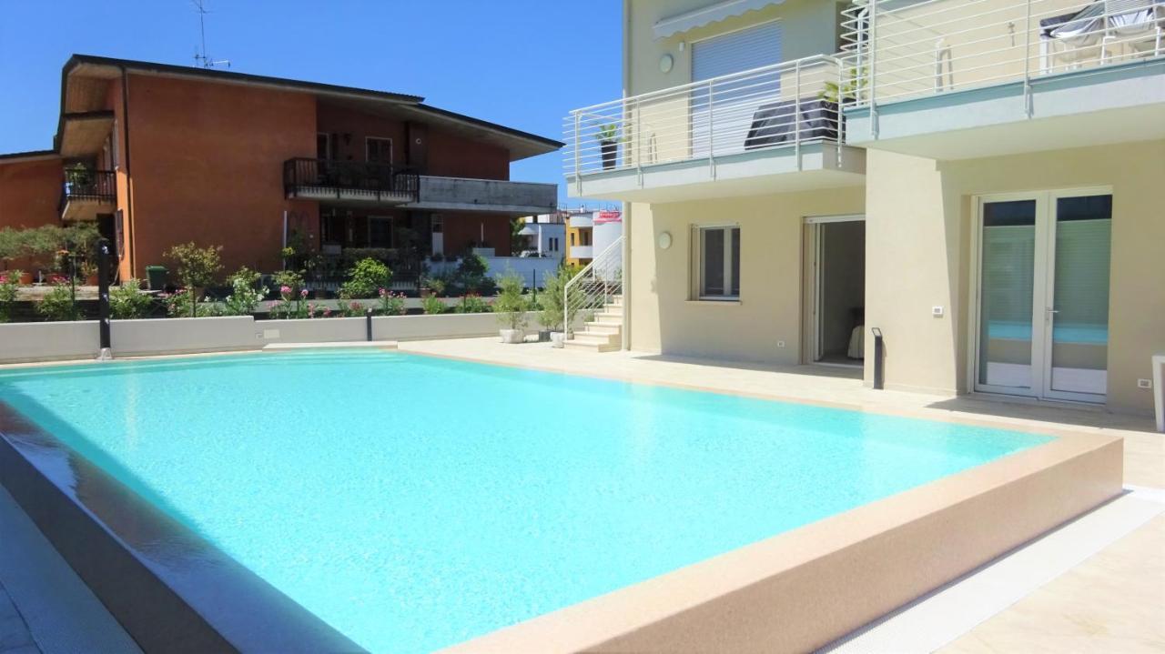 Holiday House Al Porto View Lake 페스키에라델가르다 외부 사진