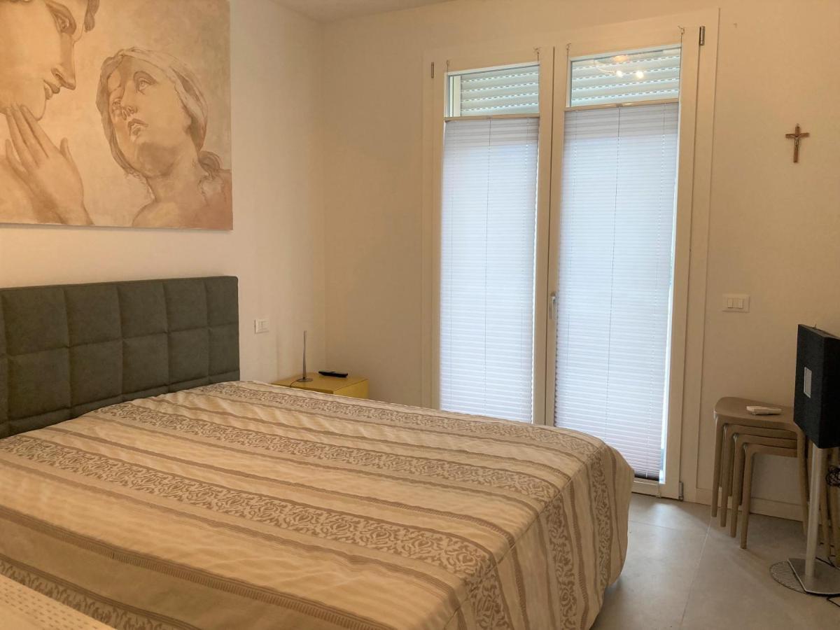 Holiday House Al Porto View Lake 페스키에라델가르다 외부 사진