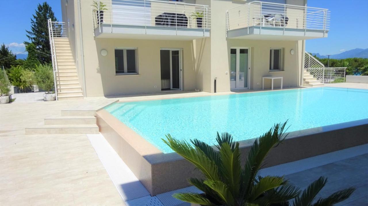 Holiday House Al Porto View Lake 페스키에라델가르다 외부 사진