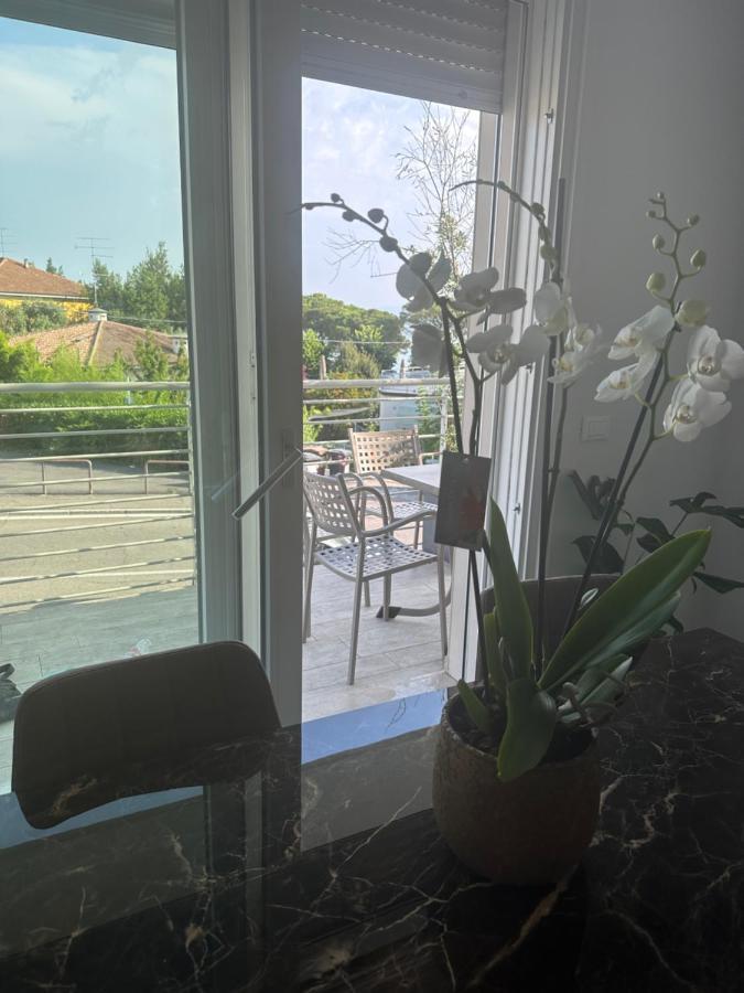 Holiday House Al Porto View Lake 페스키에라델가르다 외부 사진
