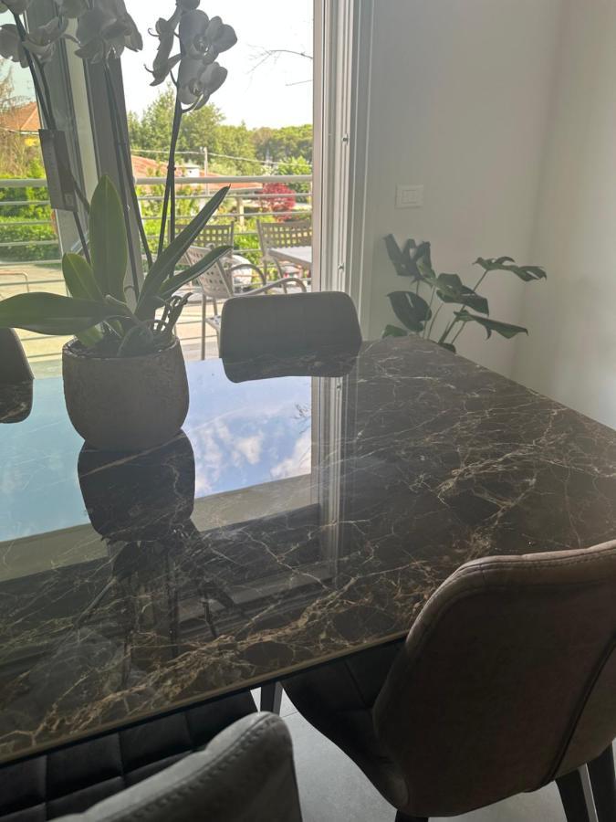 Holiday House Al Porto View Lake 페스키에라델가르다 외부 사진