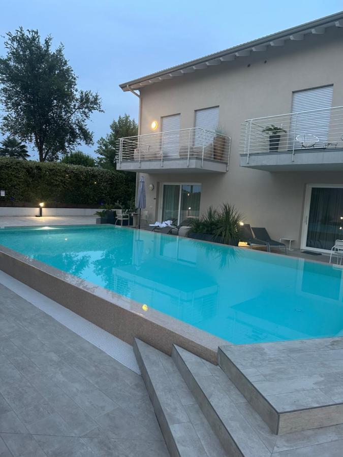 Holiday House Al Porto View Lake 페스키에라델가르다 외부 사진